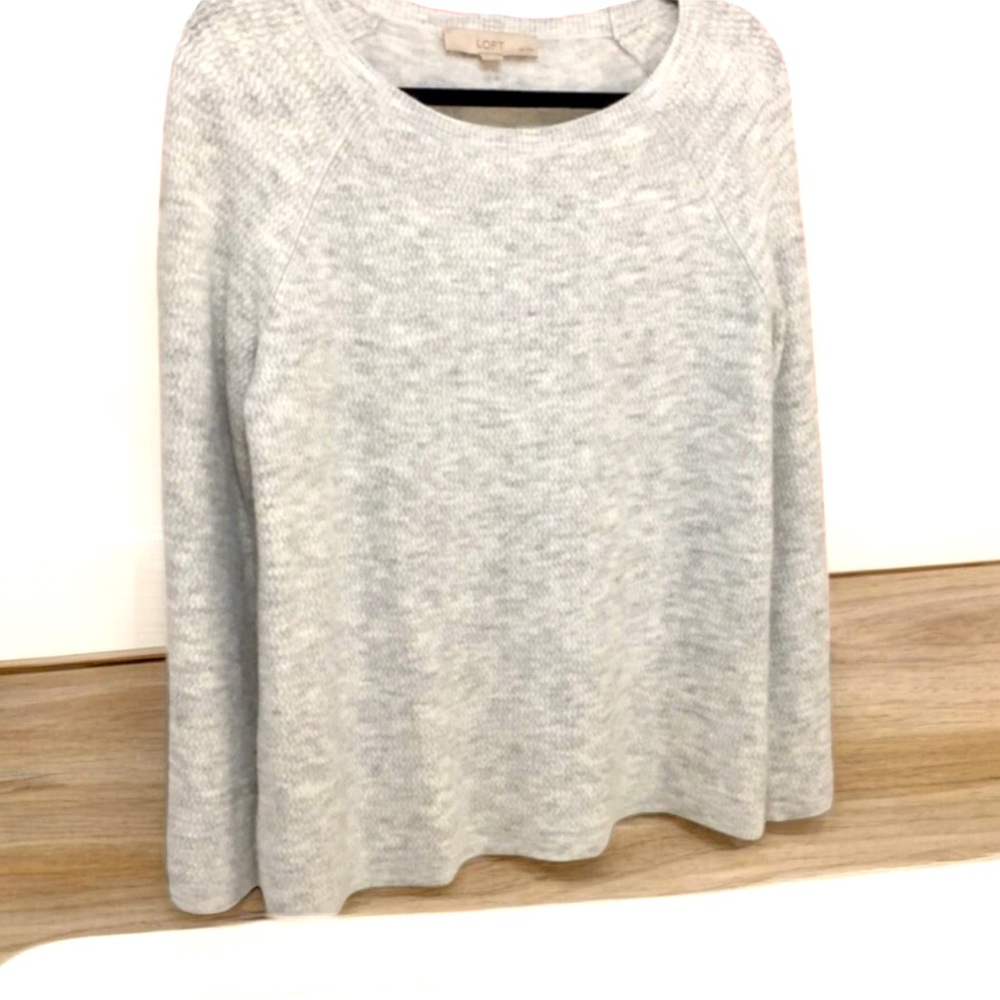 🍁 Loft heathered gray sweater Sz MP